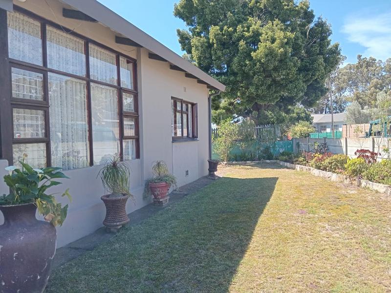 3 Bedroom Property for Sale in Albertinia Western Cape